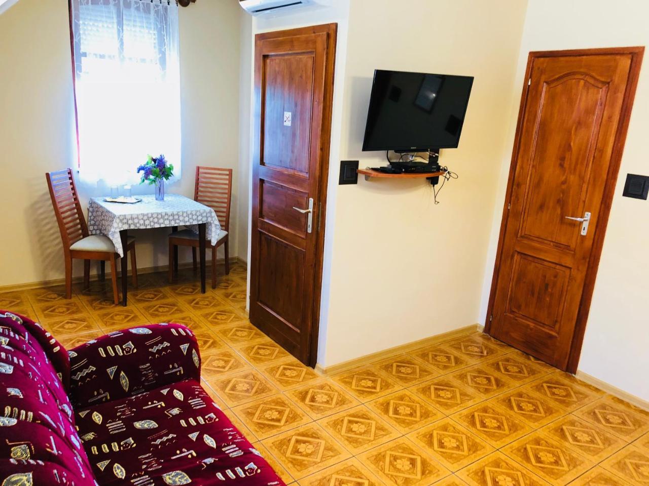 Bed and Breakfast Szuts Panzio Фертёракош Экстерьер фото