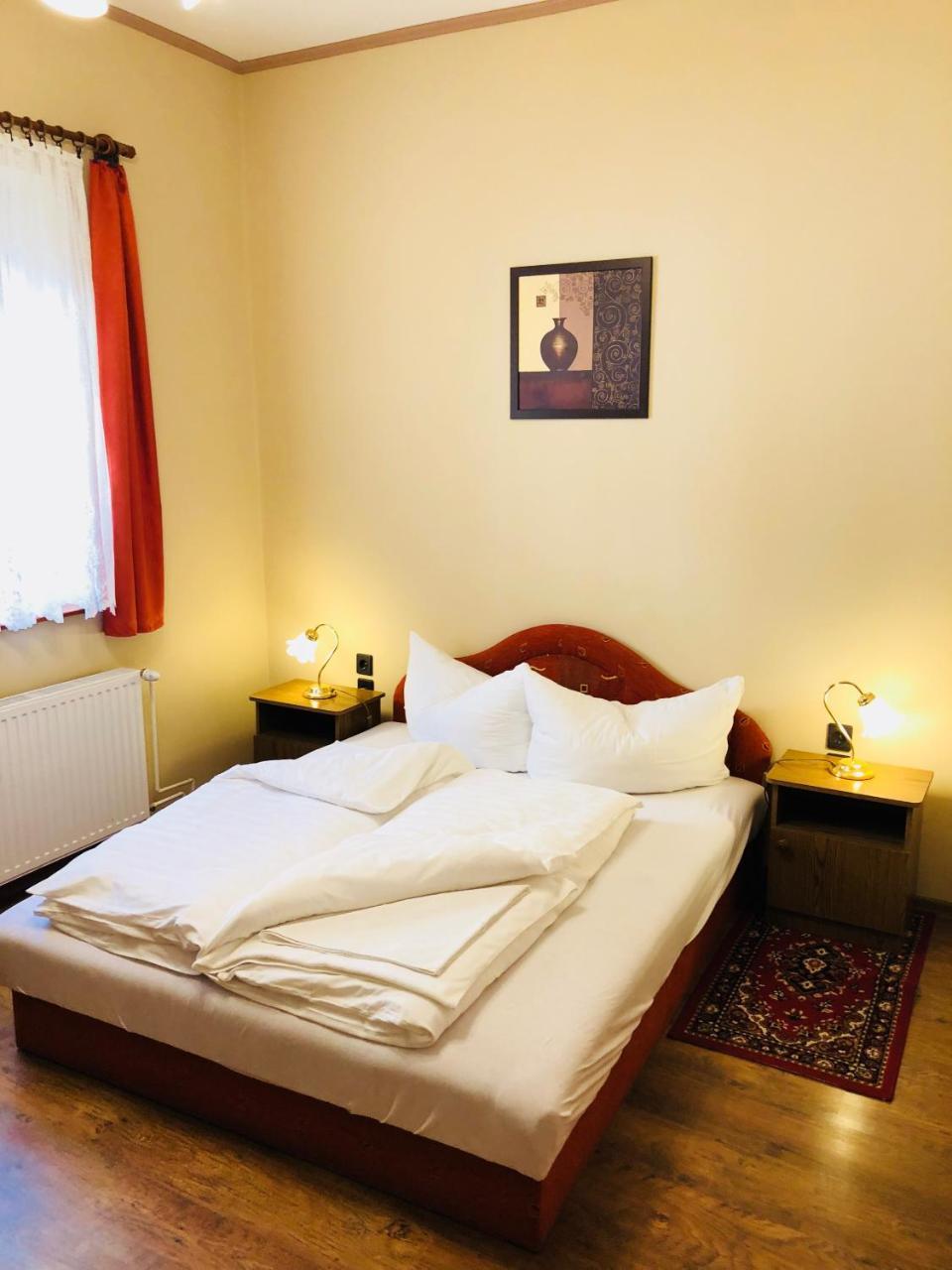 Bed and Breakfast Szuts Panzio Фертёракош Экстерьер фото