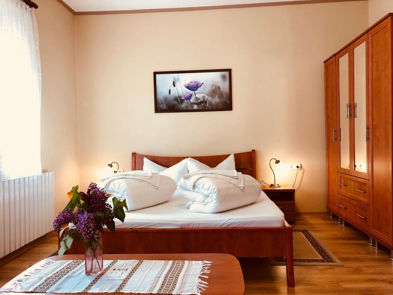 Bed and Breakfast Szuts Panzio Фертёракош Экстерьер фото